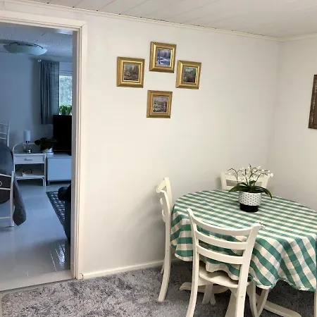 Apartamento Yksio Jarvenrannalla Espoossa